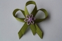 189-svatební vývazek olivově zelený s fialovou kytičkou