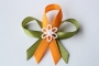 413-svatební vývazek olivově zeleno-oranžový s bílou kytičkou