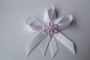 85-svatební vývazek bílo-bílý s fialkovou kytičkou